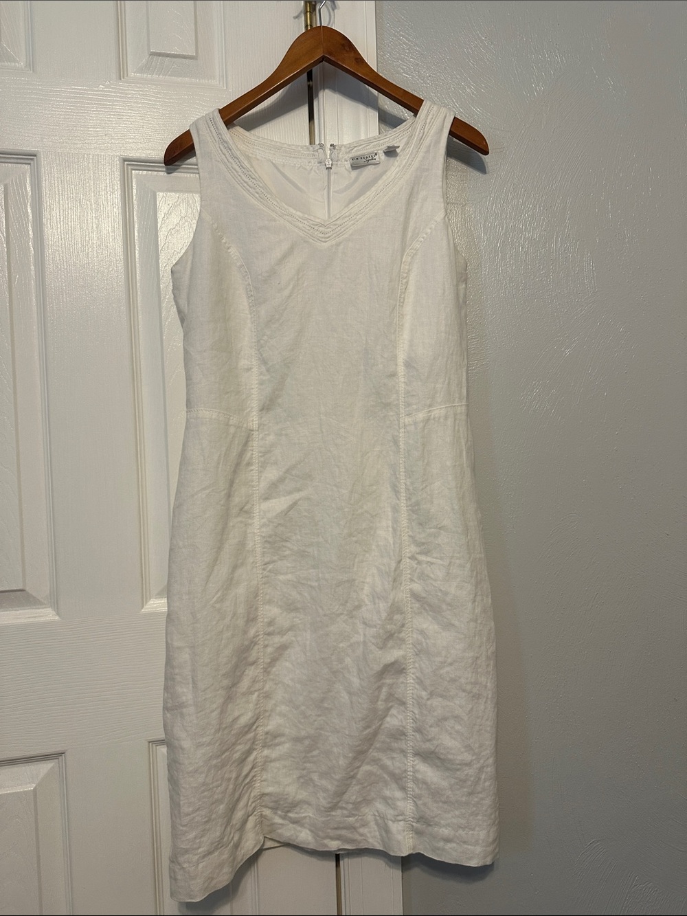Kim Rogers White Sleeveless V-Neck Linen Blend Dress